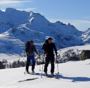 Initiation au ski de randonnée à Peyragudes - Baptiste Renard guide de haute montagne Initiation au ski de randonnée à Peyragudes - Baptiste Renard guide de haute montagne